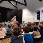 Spectacle "Petites Têtes De Planète" de La Cie L'arbre Potager, 2022.